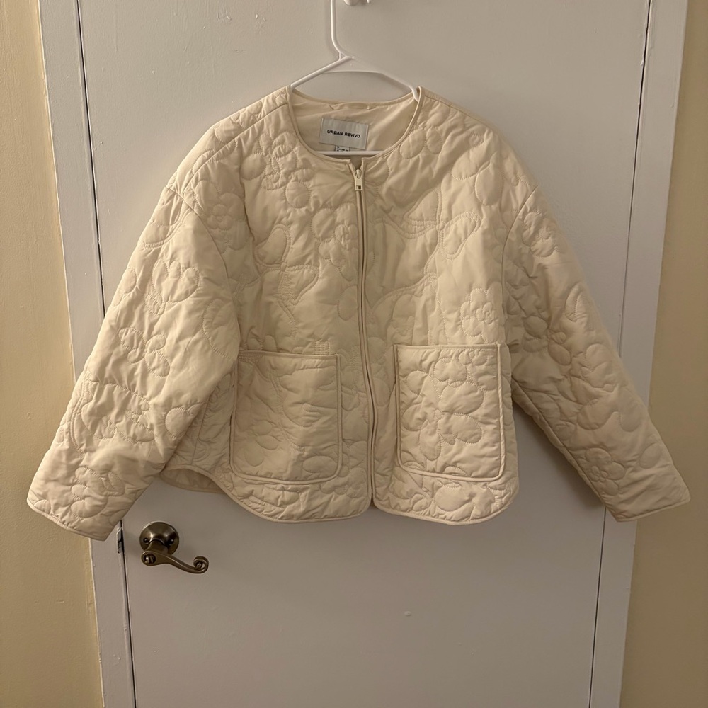 Urban Revivo Floral Print Quilted Women's Jacket